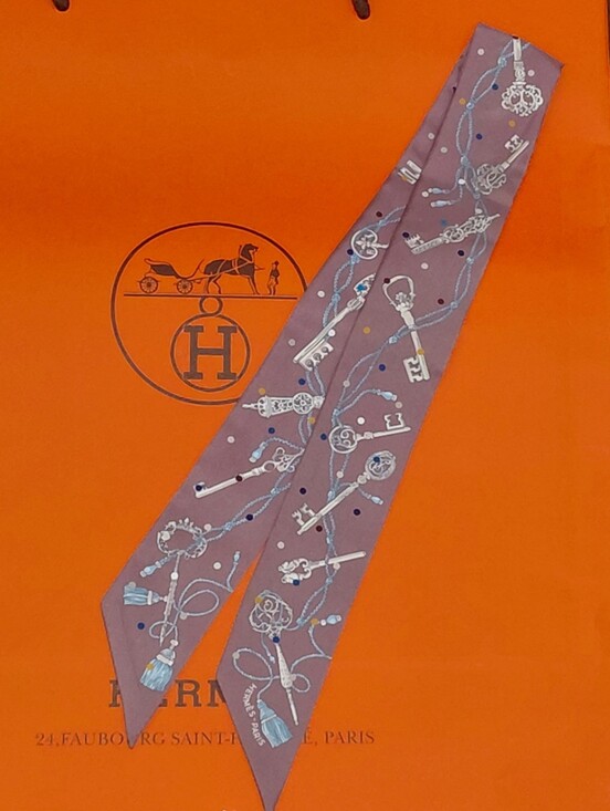 Hermes Accessories - Hermes Les Cles A Pois Silk Twilly Scarf